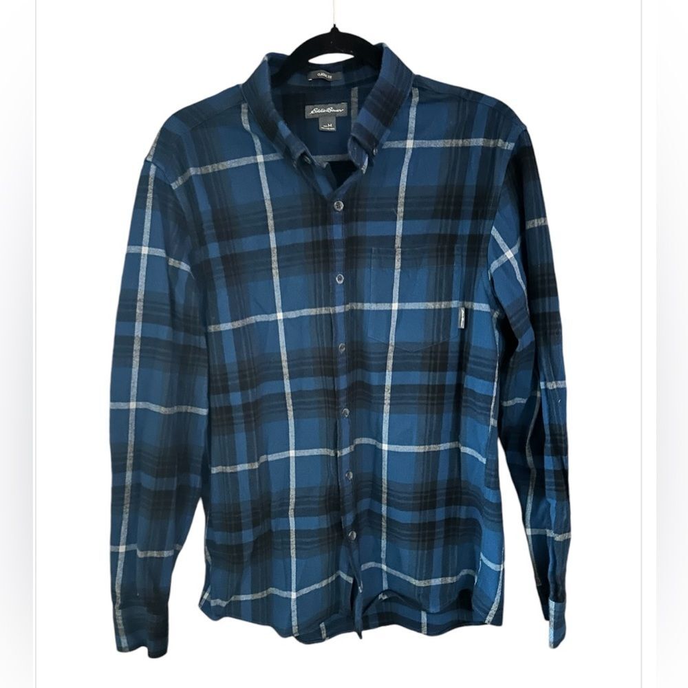Eddie Bauer Men's Classic Fit Long Sleeve Blue Plaid Flannel Shirt. Size M